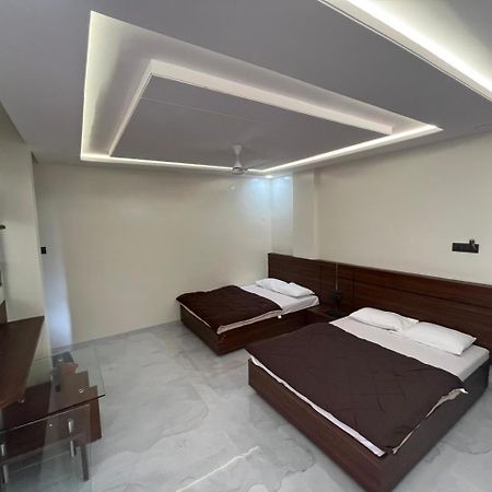 Hotel Sai Sandesh Ширди Екстериор снимка