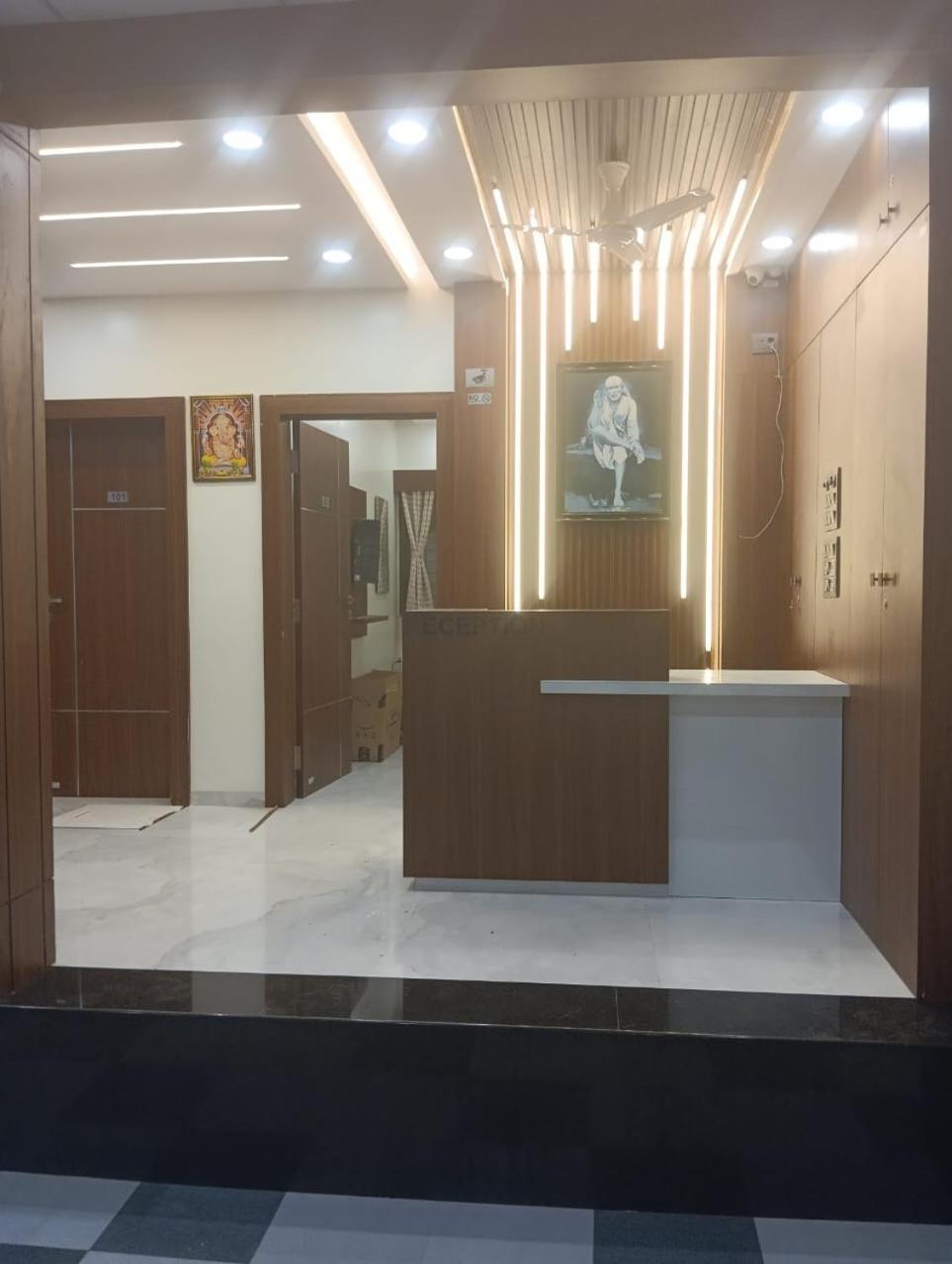 Hotel Sai Sandesh Ширди Екстериор снимка