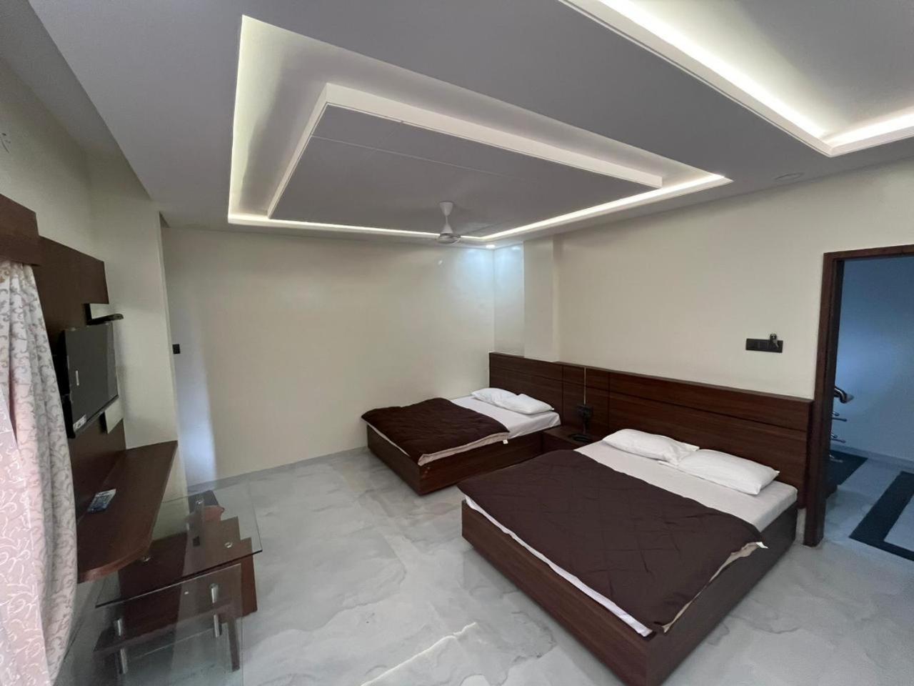 Hotel Sai Sandesh Ширди Екстериор снимка
