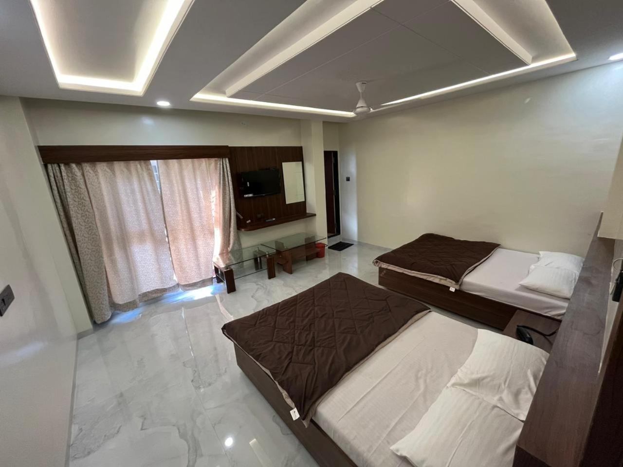Hotel Sai Sandesh Ширди Екстериор снимка